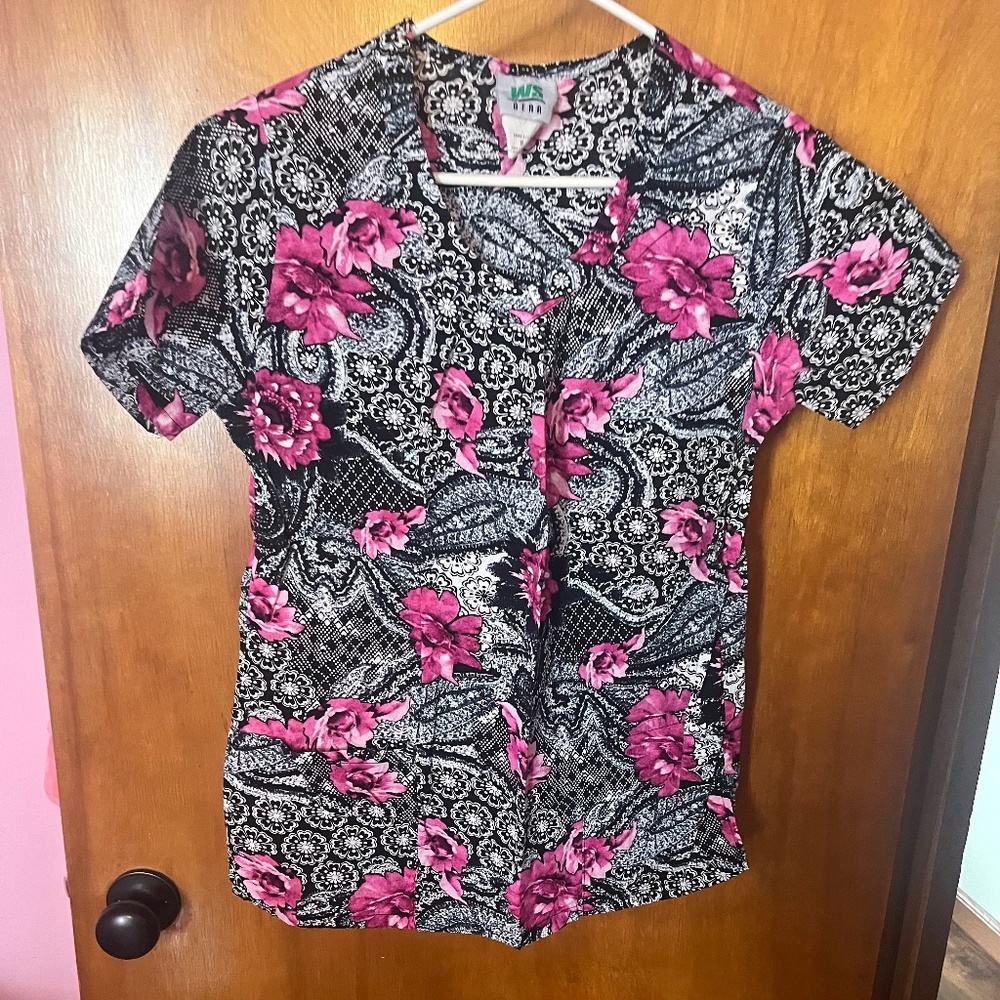 Small Floral Scrub Top
